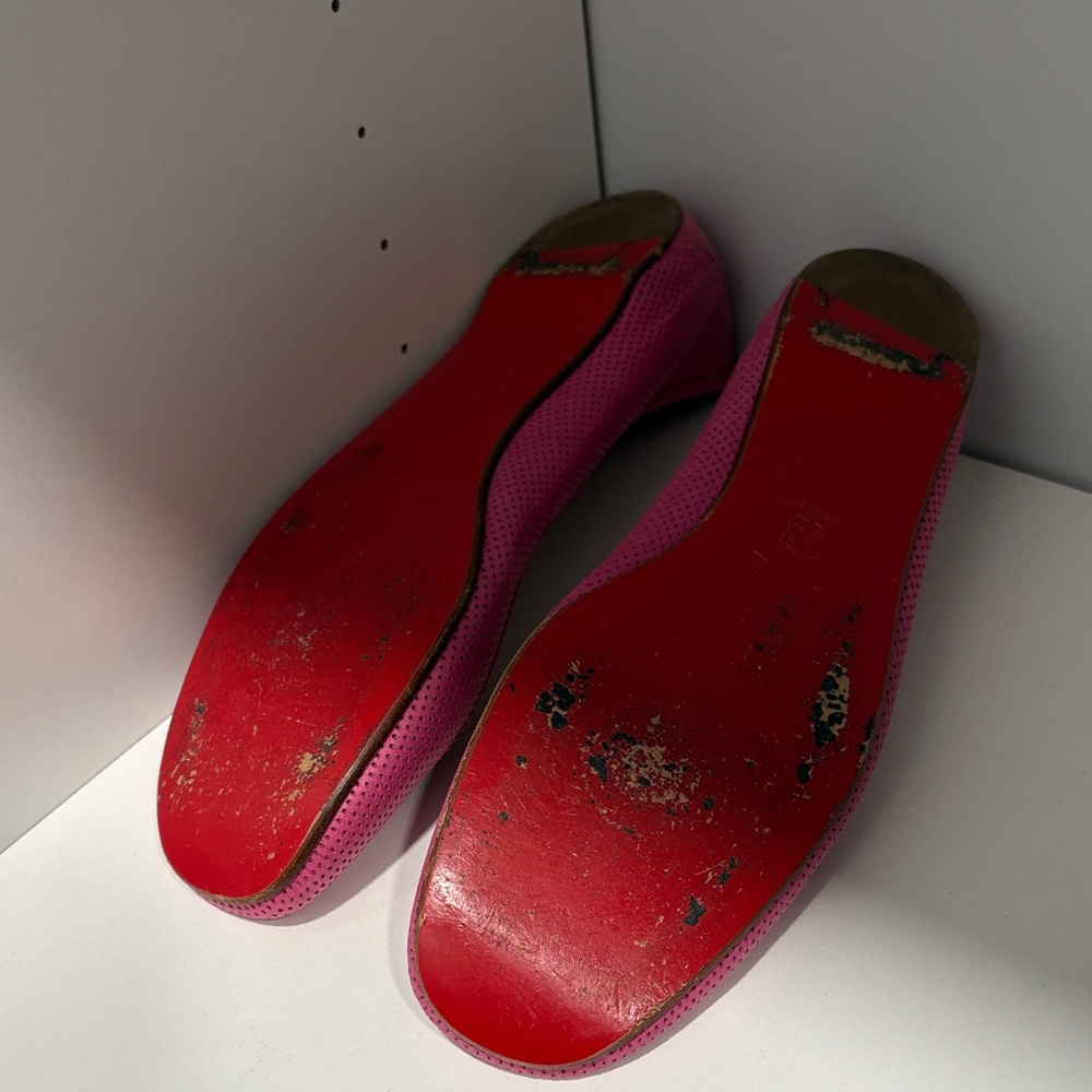 Classic Women's Ballet Flats in Pink - Picture 2 of 4